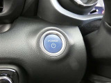 キーを取り出さずにドアを施錠&解錠。クルマの始動も可能です。