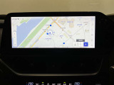 G-Link契約でご利用いただけるセンター通信型のナビ機能「コネクティッドナビ」を装備。従来のナビゲーションよりもリアルタイムな情報提供を可能にしました。