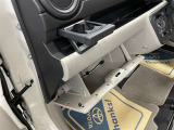 ダッシュボード周辺画像です。小物を置くのに便利な収納スペースです(^^♪
