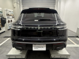 オプション:LEDテールライト(ティンテッド)ライト ストリップ付き、20インチ Macan S ホイール(ネオジム塗装)、シートベルト(モハーべベージュ)