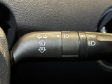 【オートライト(AUTO)】外の明るさをシステムが感知して、自動でヘッドライトが点灯します。ヘッドライトをつけ忘れを防ぐ便利機能です。
