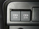 【充電用USB端子】デバイスの充電に便利です。※実際の接続端子は写真で確認or店舗までご気軽にお問合せください♪