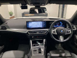 時を経ても深い魅力を放ち続けるBMW。より快適にお乗り頂くために、3つのサポートプログラムをご用意しております。※認定中古車保証は登録日より最長4年間まで延長が可能です。