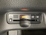 ハンドルの左下にETCがついています。高速道路の料金所の通過も楽々です。 カードの取り出しもしやすい場所についています。