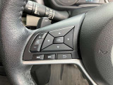 運転中でも手を離さずにオーディオの操作ができる『ステアリングスイッチ』機能があります!