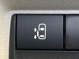 【パワースライドドア】スマートキーや運転席のスイッチでスライドドアの開閉が可能♪電動だから力を入れてドアを開ける必要が無く、小さいお子様でも、重い荷物を持っている時もラクに開け閉めできます♪