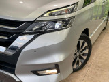 【LEDヘッドライト】悪天候や夜間走行時も良好な視界を確保し安心して運転できる高輝度LEDヘッドライトを装備!点灯速度が早く、消費電力も抑えられています。