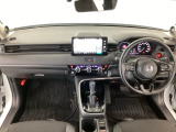 【前方視界】開放的な前方視界!運転がしやすく疲れにくいです♪窓が大きく、見通しがとっても良いおクルマですよ♪