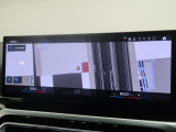 【純正ナビゲーション】BMWのナビゲーションは操作性も良く、詳細な地図情報と交通状況を見やすく表示し、快適なドライビングをサポートしながら目的地までナビゲートします。