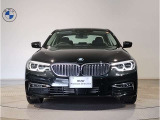 BMW代表的な特徴のキドニーグリル。BMWのすべてのモデルに採用され、BMWらしさを強調しております。