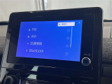 ブルートゥースに接続することにより、スマホに入ったお気に入りの音楽を車内で楽しむことができます♪あると本当に便利な機能になっています!