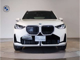 【キドニーグリル】BMWは約90年もの間、ほぼ全ての車両にひと目でBMWだと分かるこの特徴的なフロントグリルが備えられ、デザイン・アイコンとして親しまれてきました。