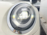 ●LEDヘッドライト:夜間走行時も良好な視界を確保し安心して運転できる高輝度LEDヘッドライトを装備!点灯速度が早く、消費電力も抑えられています。