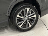 タイヤサイズは225/50R18!純正アルミホイール!残り溝は5ミリ程度です!