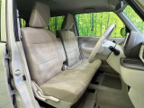 運転席シート廻りは使用感も少なく、良好な状態となっています。丁寧に使われていたことがよくわかりますね。