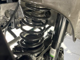 お車を安心してお乗りいただく為には、足回りの定期点検が欠かせません。サービスサポート(有償保証)では無料点検もご提供しており、安心のカーライフをお過ごしいただけるサポート体制が整っています。