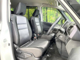 運転席シート廻りは使用感も少なく、良好な状態となっています。前オーナー様が丁寧に使っていたことがよくわかりますね。