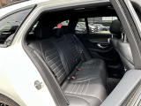 メルセデス・ベンツの定める厳しい基準をクリアしたお車のみをご案内させて頂きます。納車前整備はメーカー規定に基づき当店3Fの指定工場で入念に行なわれます。熟練のメカニックがお客様のお車を整備致します。