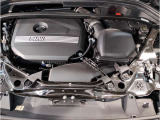 BMWのエンジンは世界的にも認められている高性能エンジンです。レスポンスがよく高回転型の心地よい吹きあがりなど駆け抜ける歓びのキーになる部分でございます。