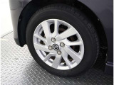 かっこいいホイールですね。 車のイメージを大きく左右するホイール部分はコダワリを持ちたいですね。