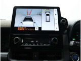 パノラミックビューモニター装備!サイドビュー・車両に取り付けたフロント、サイド、バックカメラの映像を合成して画面上に表示させることで、低速時の運転を補助する装置です。