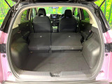 普段のお買い物や通勤、送迎等に十分な荷室スペースを確保しております。セカンドシートを倒すと、大きな荷物の積載も可能です♪