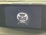 【マツダコネクトナビ】車内の雰囲気にマッチした一体型タイプのナビ。各種車輌設定やBluetooth再生等、様々な機能が楽しめます。直感的なダイヤル操作が可能で、使い勝手も良好です。