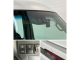 品質へのこだわり!フロアマットやシートなど車内をキレイに清掃し、ニオイや汚れなどを徹底的にクリーニングしてもらっております。室内はピカピカです☆