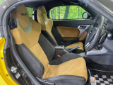運転席シート廻りは使用感も少なく、良好な状態となっています。丁寧に使われていたことがよくわかりますね。