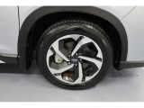 225/55R18インチタイヤが装着されてます。
