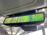 【デジタルインナーミラー】後席の大きな荷物や同乗者で後方が確認しづらい時でも安心!カメラが撮影した車両後方の映像をルームミラー内に表示。クリアな視界で状況の確認が可能です!