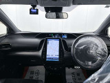 落ち着いたカラーの内装で、ゆったりと運転したい方に。