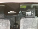 【トヨタセーフティセンス】走行中に前方の車両等を認識し、衝突しそうな時は警報とブレーキで衝突回避と被害軽減をアシスト。より安全にドライブをお楽しみいただけます。
