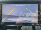 【バックカメラ】駐車時に後方がリアルタイム映像で確認できます。大型商業施設や立体駐車場での駐車時や、夜間のバック時に大活躍!運転スキルに関わらず、今や必須となった装備のひとつです!