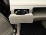 カップホルダーは運転席や助手席からちょうど手の届く位置です!!