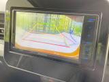 【バックカメラ】駐車時に後方がリアルタイム映像で確認できます。大型商業施設や立体駐車場での駐車時や、夜間のバック時に大活躍!運転スキルに関わらず、今や必須となった装備のひとつです!