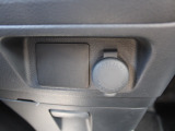 シガーソケットが付いているので、車から電源を取ることが出来ます!