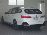 この度は弊社認定中古車をご覧いただき誠にありがとうございます。弊社はBMW 正規ディーラーですので遠方のお客様も安心してご購入下さい。ご不明な点がございましたらお気軽にお申し付けください。