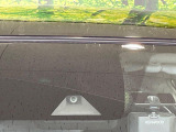 【エマージェンシーブレーキ】走行中に前方の車両等を認識し、衝突しそうな時は警報とブレーキで衝突回避と被害軽減をアシスト。より安全にドライブをお楽しみいただけます。