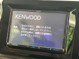 【大画面ナビ】人気の大型8インチナビを装備。存在感のある大画面はインパクト大!ナビ利用時のマップ表示は見やすく、テレビやDVDは臨場感がアップ!いつものドライブがグッと楽しくなります♪