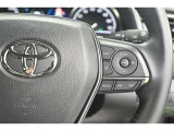 レーダークルーズコントロール(全車速追従機能付)付きです。車速に応じて追従支援してくれるので、ロングドライブも快適です。詳細は販売店スタッフまでおたずねください。