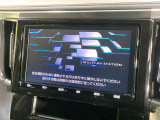 【大画面ナビ】人気の大型9インチナビを装備。存在感のある大画面はインパクト大!ナビ利用時のマップ表示は見やすく、テレビやDVDは臨場感がアップ!いつものドライブがグッと楽しくなります♪