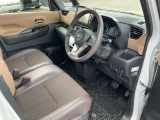 運転席の画像です。