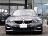 BMW在庫保有台数常時100台以上!ご来店の際はBMW本店(厚木市下荻野140-1)にご来店ください!弊社自慢の全天候型ショールーム!BMW在庫保有台数常時100台以上ございます!