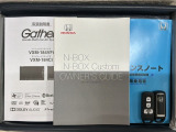 スマートキーは鍵をバッグに入れたままでもドアロックの開閉やエンジンのON・OFFができます。夜間や雨の日も鍵を探さなくて良いので便利です。
