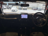 ステアリングを握ればJeepワールドが広がります。