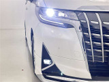 フォグランプ装着車です。暗い夜道の車両前方を明るく照らします