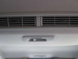 リヤシーリングファンも装備しておりますので車内がより快適になりますね。