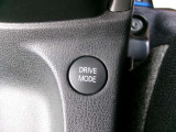 e-POWER Drive S(Smart)モード,e-POWERDrive ECOモード,NORMALモード。普段の運転ではECOモード、軽快な加速とECOを両立したいときはS(Smart)モードをおすすめします。