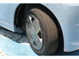 タイヤサイズは155/65R14です。